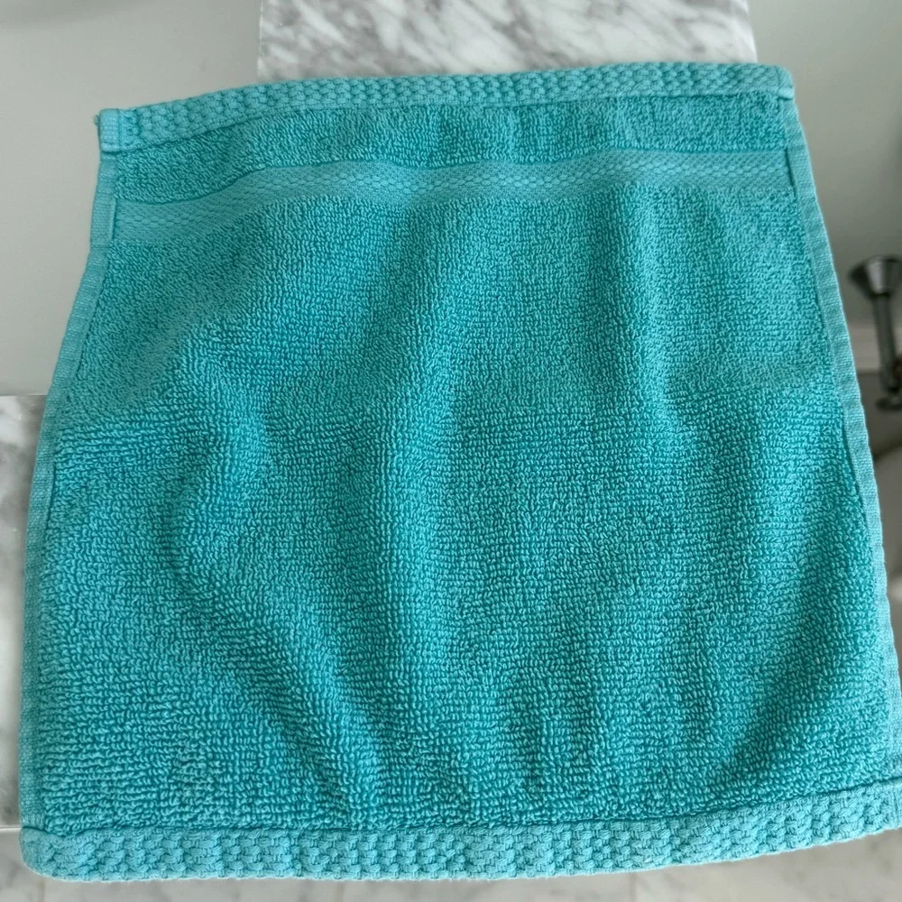 8 Turquoise Washcloths